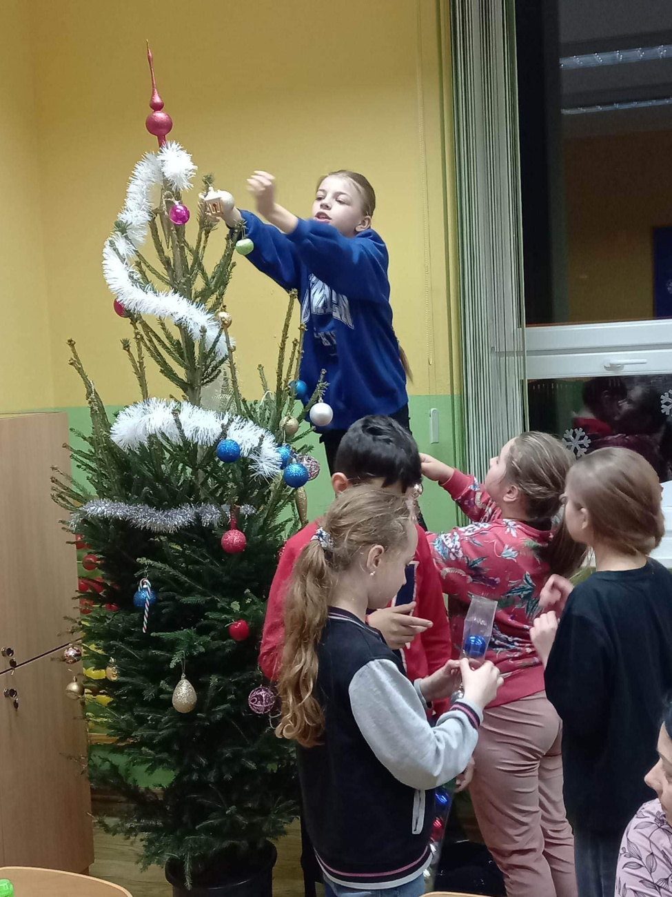 Warsztaty świąteczne w szkole w Drążnej