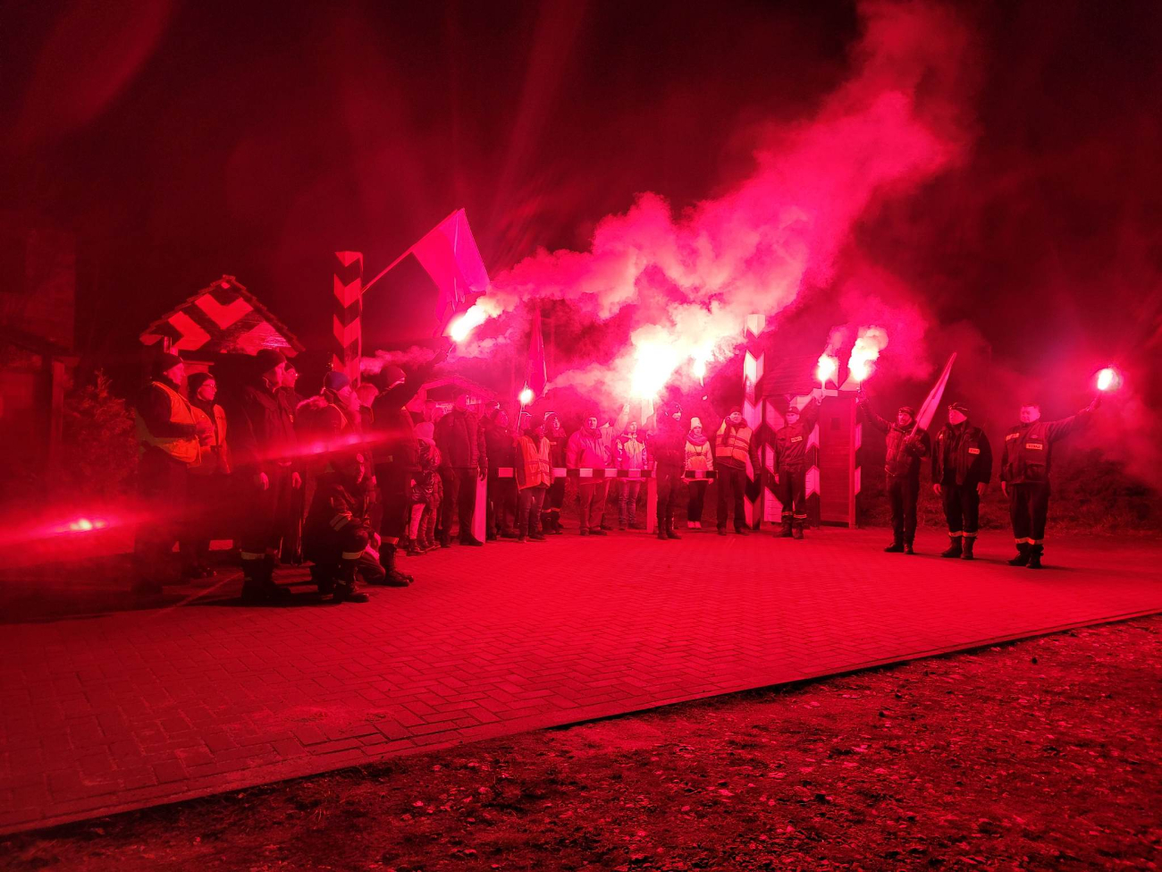 Przeszli 14 kilometrów, by oddać hołd bohaterom