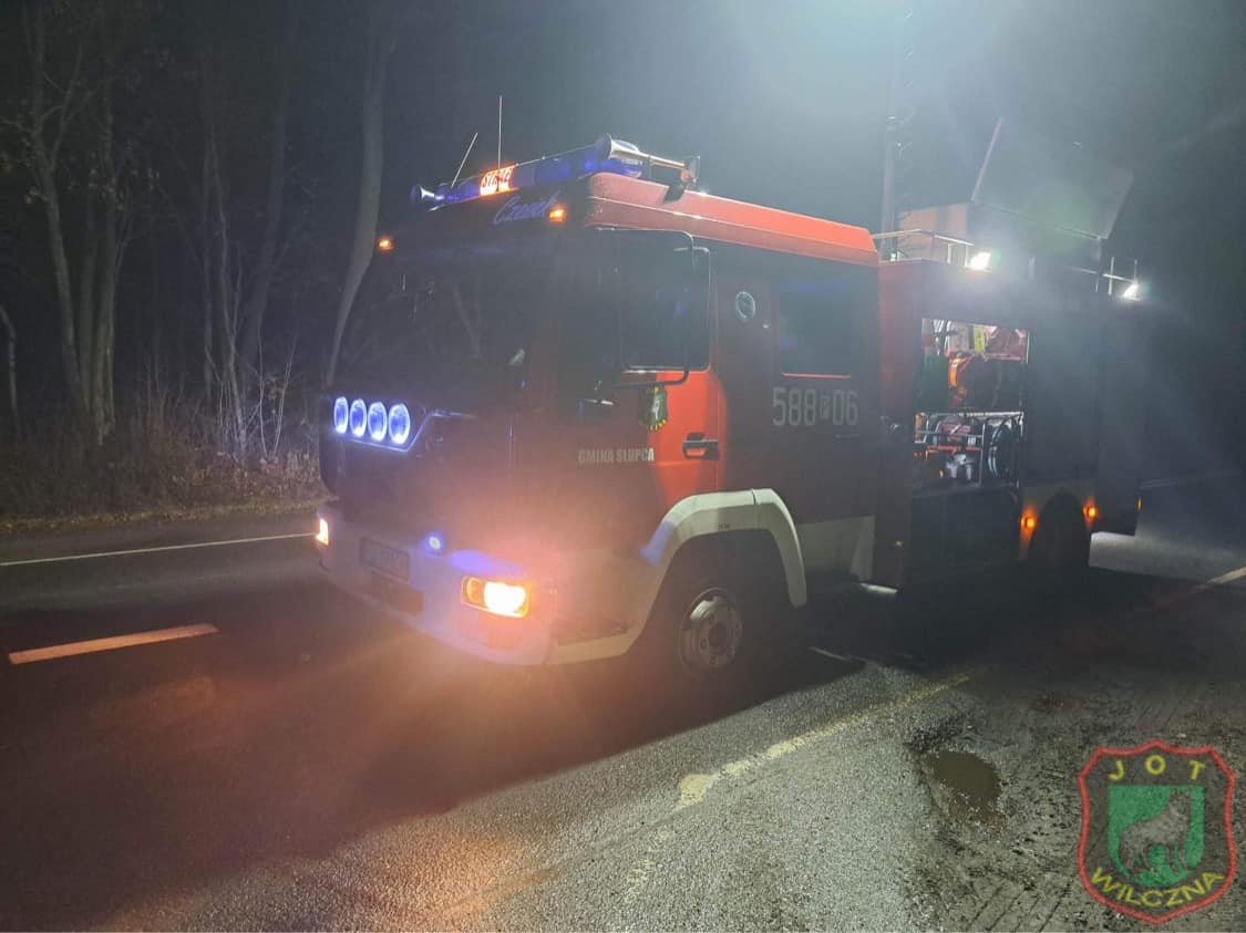 Groźnie w gminie Słupca. Zderzyły się dwa auta