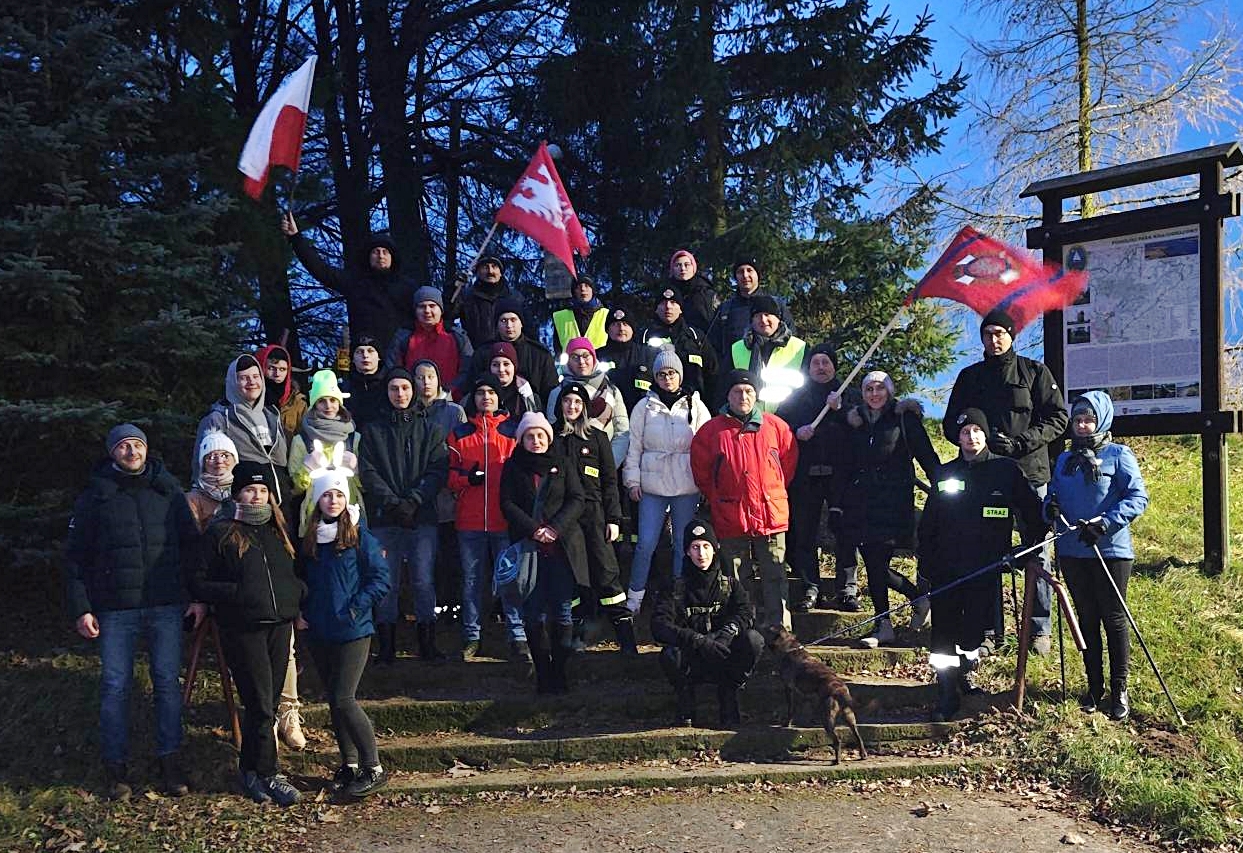 Przeszli 14 kilometrów, by oddać hołd bohaterom