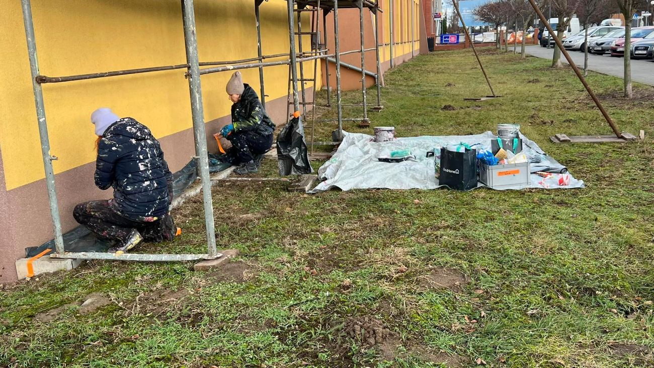 Mural już powstaje. Za kilka dni zobaczymy efekt