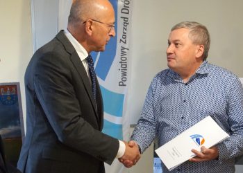 Droga ze Słomczyc do Sierakowa za pół roku