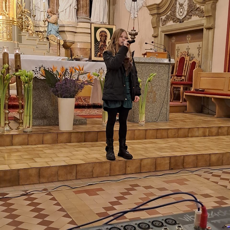 Koncert kolęd w kościele w Lądzie