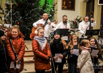 Zagrali charytatywnie w Kozalu. Zbierali na hospicjum ZDJĘCIA