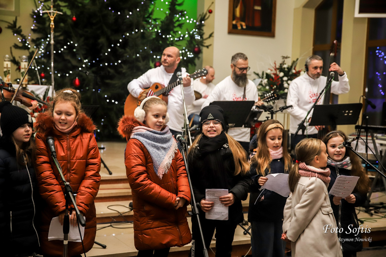 Zagrali charytatywnie w Kozalu. Zbierali na hospicjum ZDJĘCIA
