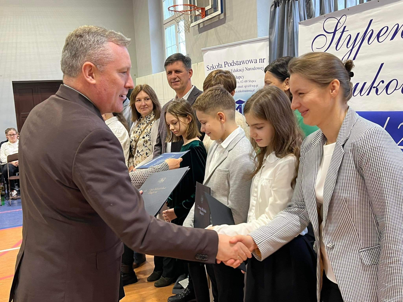 Stypendia dla uczniów Jedynki