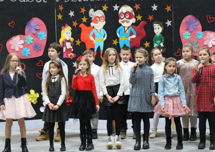 Dzień Babci i Dziadka w Ostrowitem ZDJĘCIA