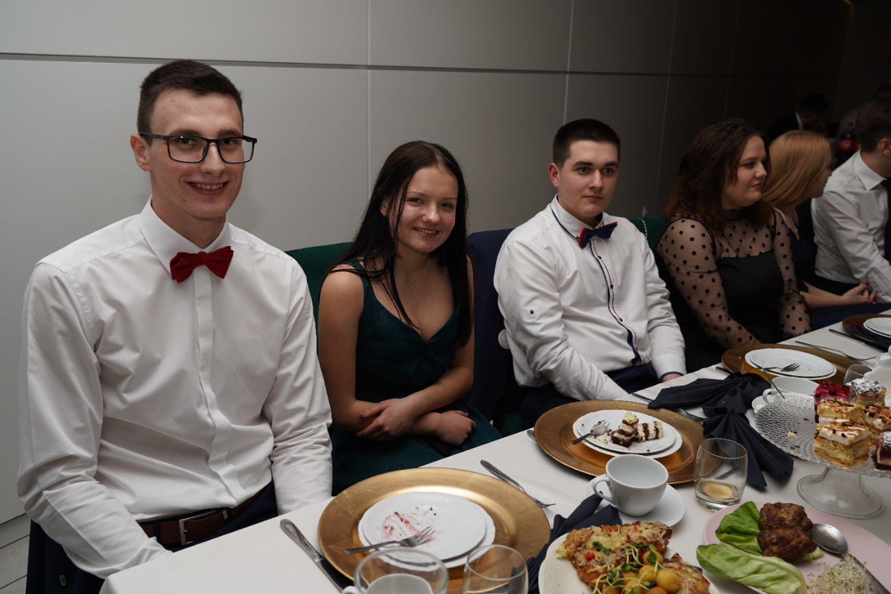 Studniówka Zawodówki. Zobacz zdjęcia