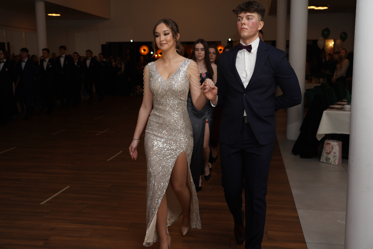 Studniówka Ogólniaka. Zobacz zdjęcia