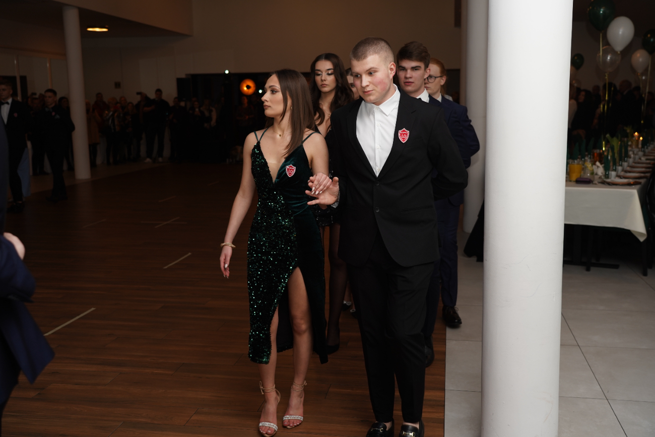 Studniówka Ogólniaka. Zobacz zdjęcia