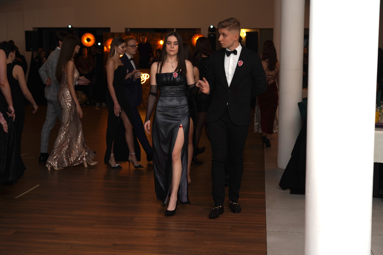 Studniówka Ogólniaka. Zobacz zdjęcia