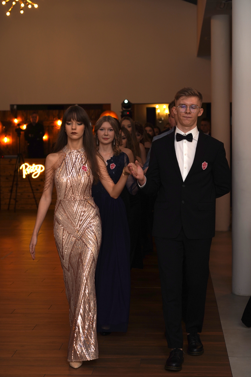 Studniówka Ogólniaka. Zobacz zdjęcia