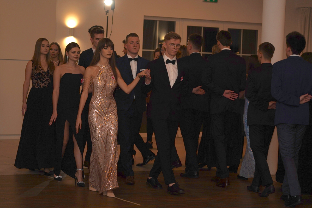 Studniówka Ogólniaka. Zobacz zdjęcia