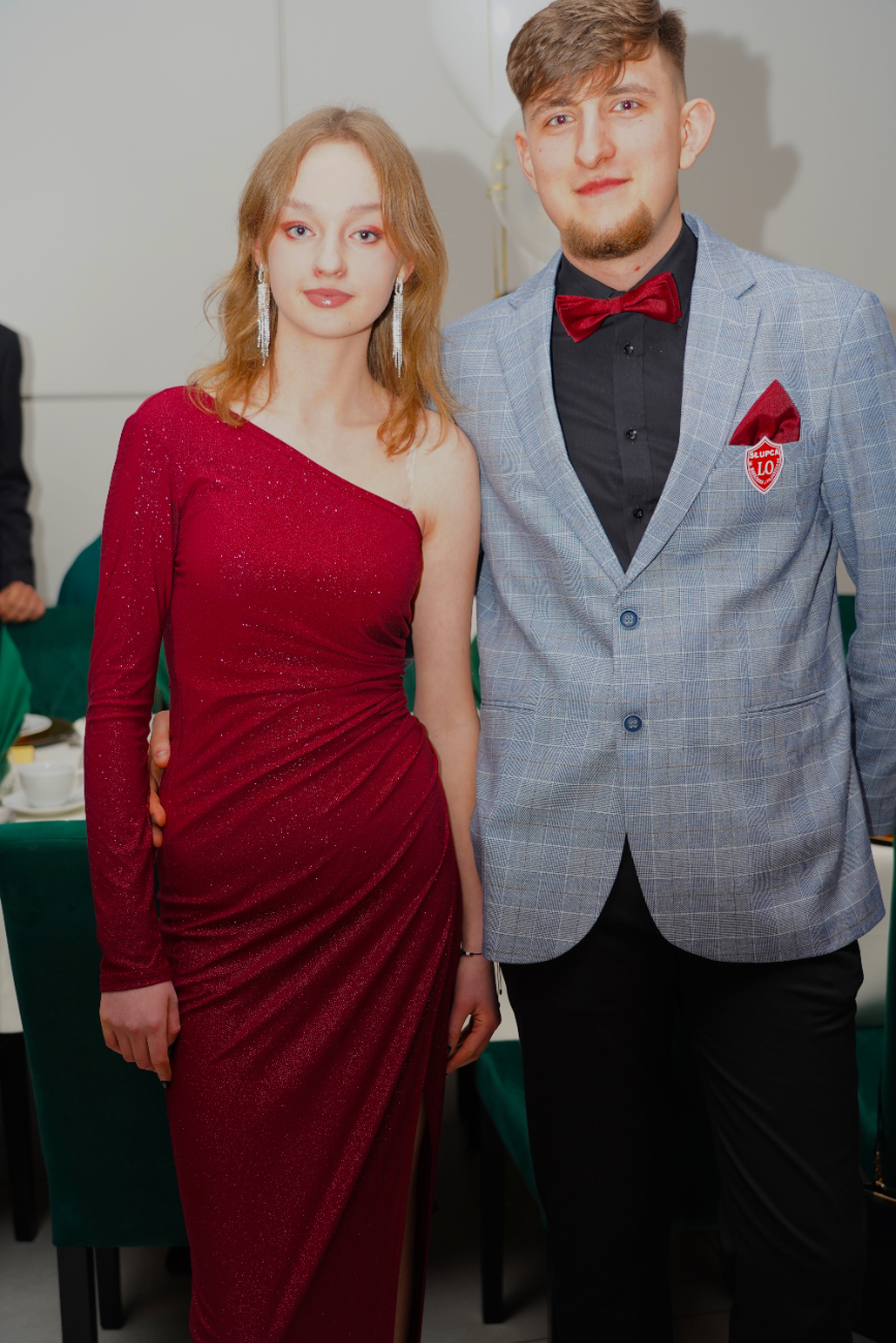 Studniówka Ogólniaka. Zobacz zdjęcia