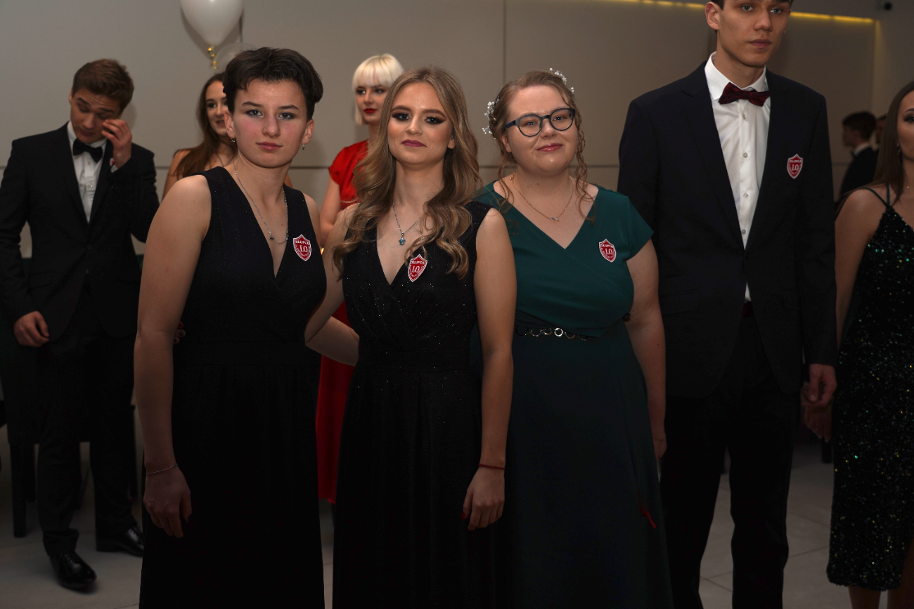 Studniówka Ogólniaka. Zobacz zdjęcia