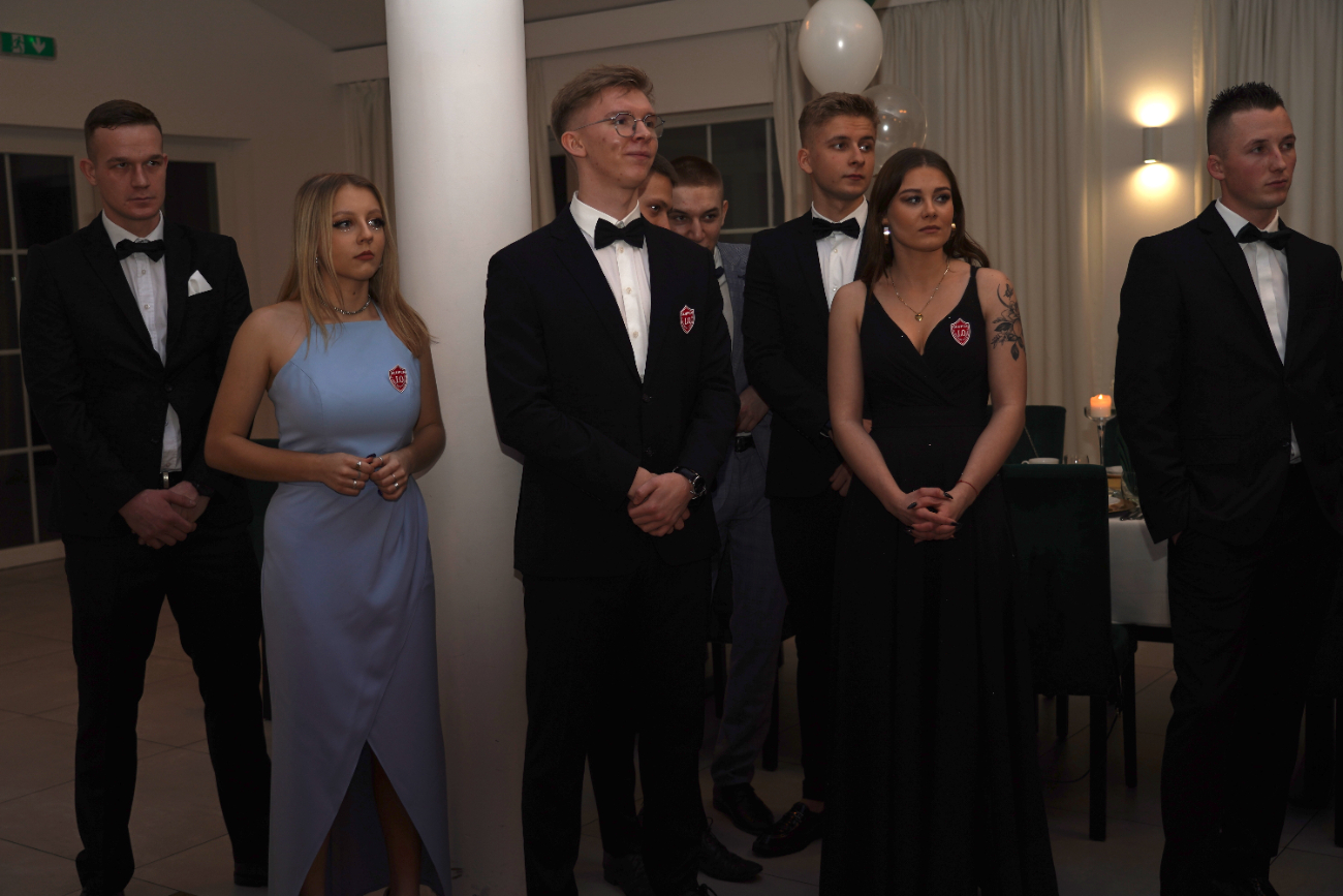 Studniówka Ogólniaka. Zobacz zdjęcia