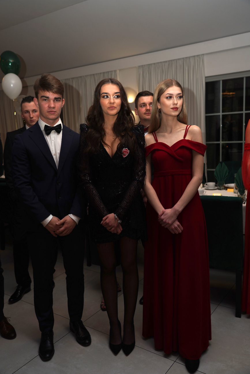 Studniówka Ogólniaka. Zobacz zdjęcia