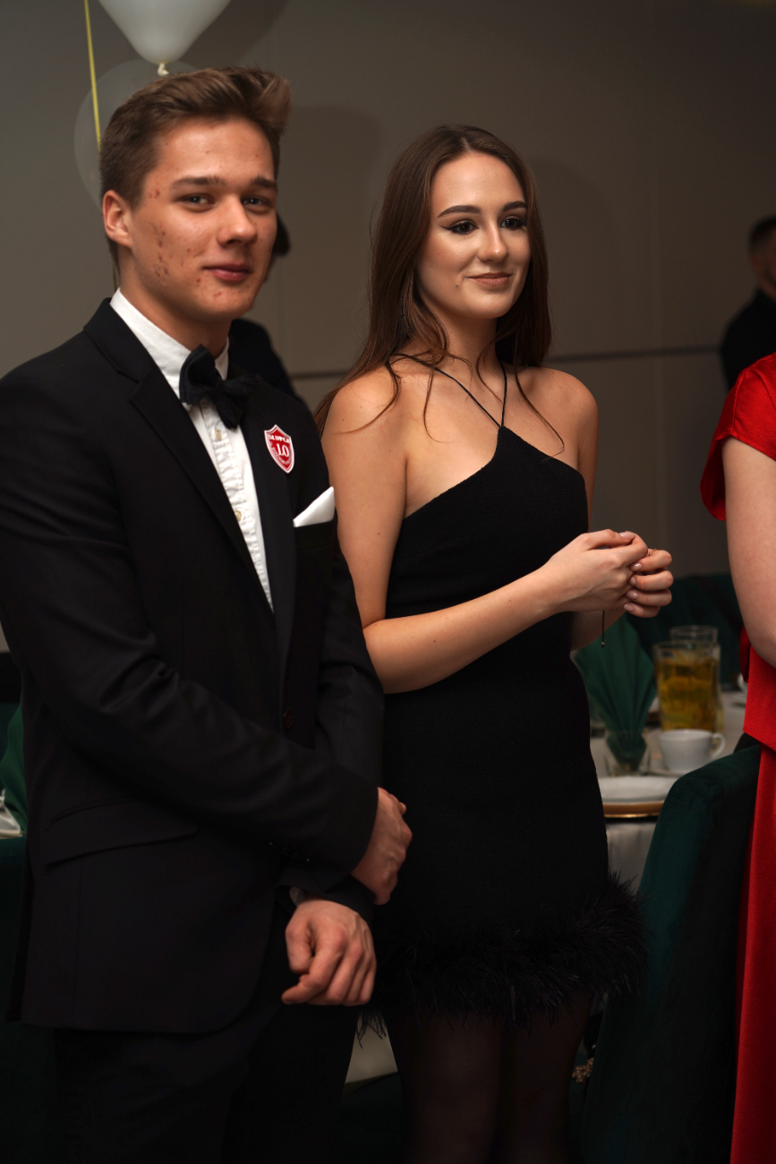 Studniówka Ogólniaka. Zobacz zdjęcia