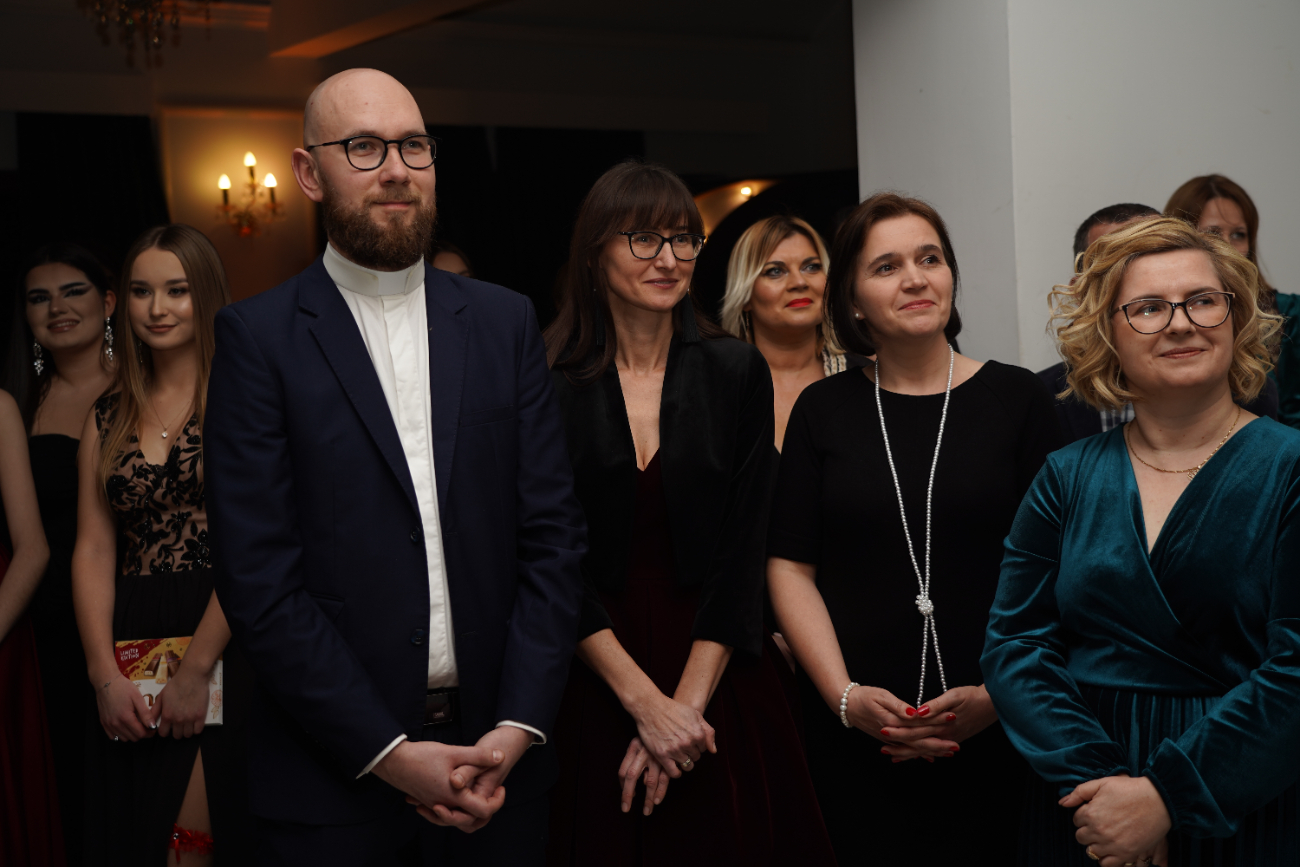 Studniówka Ogólniaka. Zobacz zdjęcia