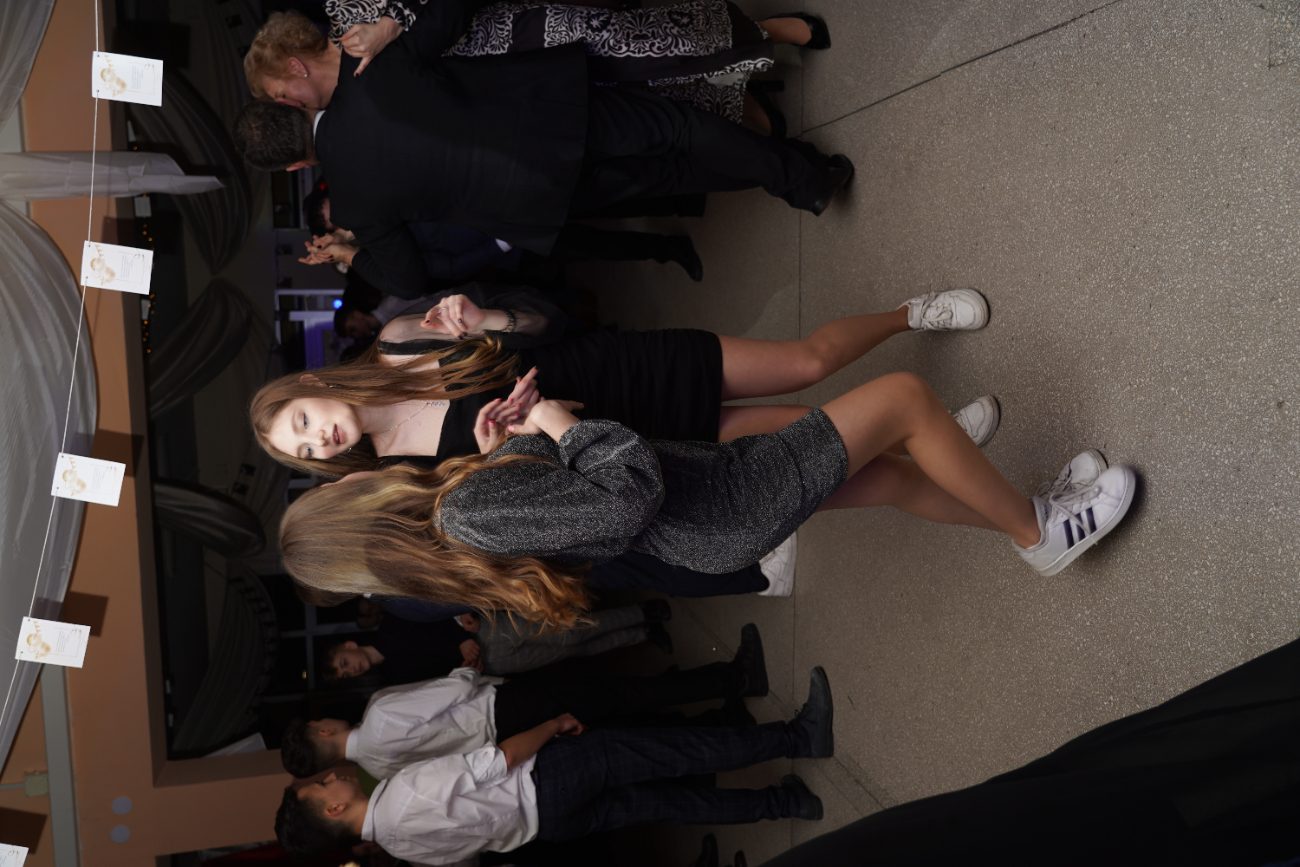 Tak się bawi ósma klasa. Mamy zdjęcia z balu