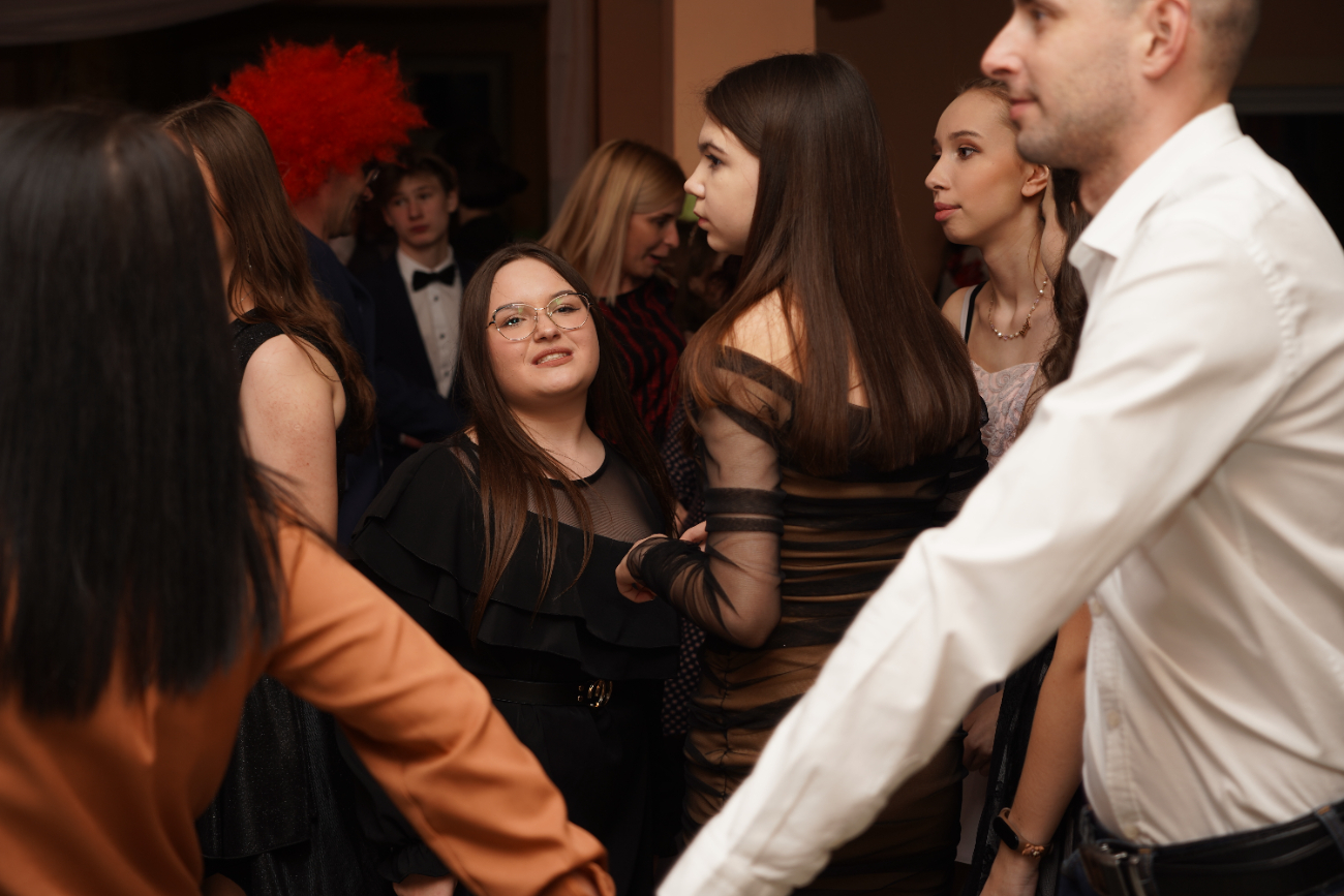 Tak się bawi ósma klasa. Mamy zdjęcia z balu