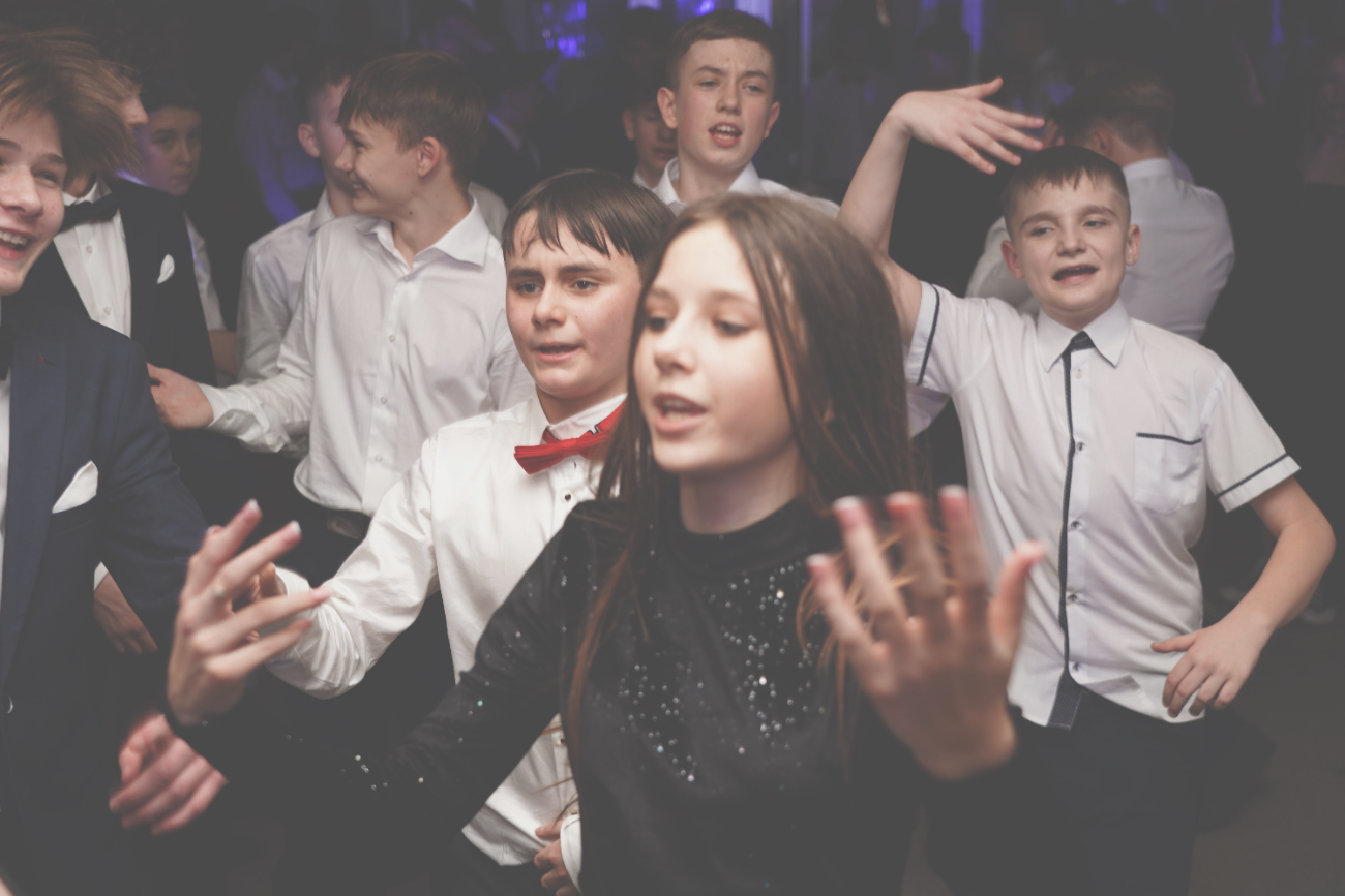 Tak się bawi ósma klasa. Mamy zdjęcia z balu