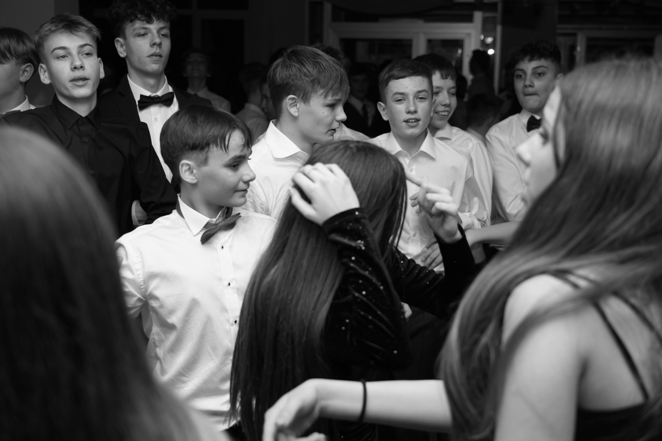 Tak się bawi ósma klasa. Mamy zdjęcia z balu