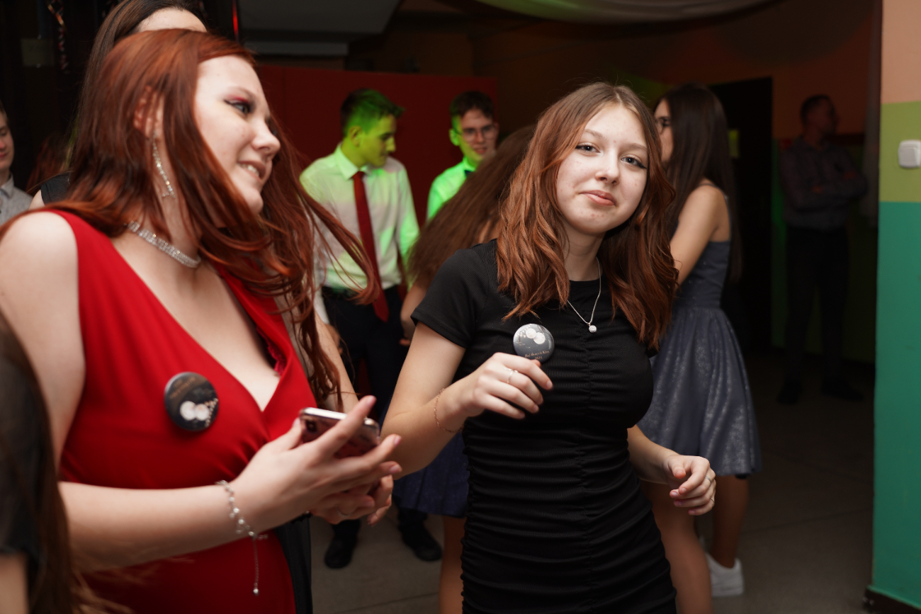 Tak się bawi ósma klasa. Mamy zdjęcia z balu