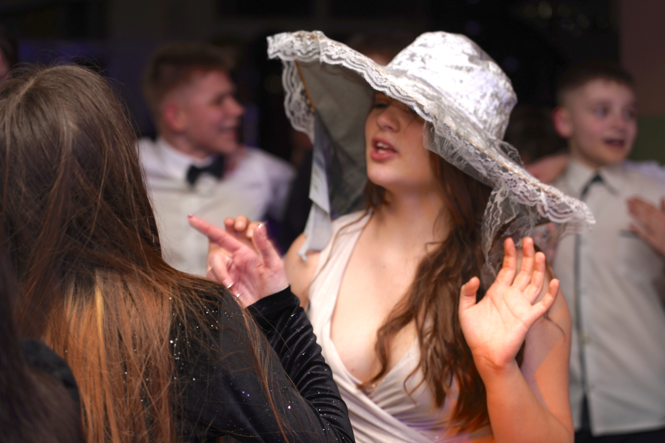 Tak się bawi ósma klasa. Mamy zdjęcia z balu