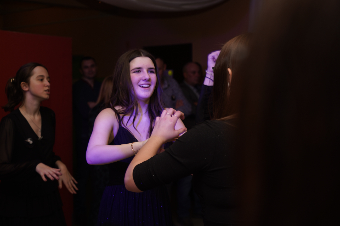 Tak się bawi ósma klasa. Mamy zdjęcia z balu