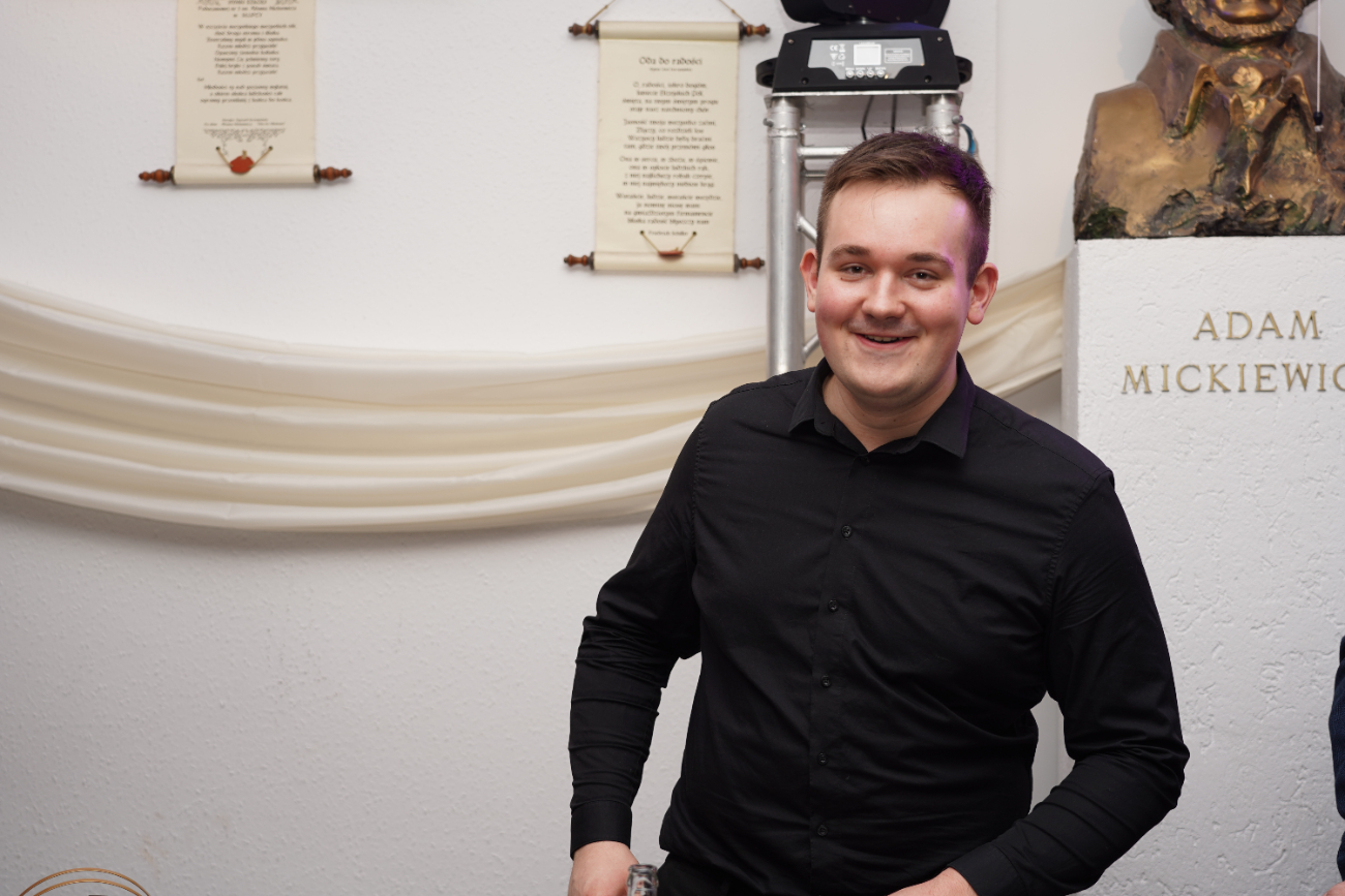 Tak się bawi ósma klasa. Mamy zdjęcia z balu