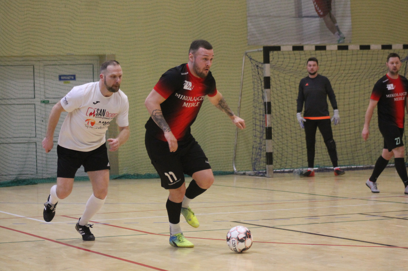 Kolejne potknięcie lidera