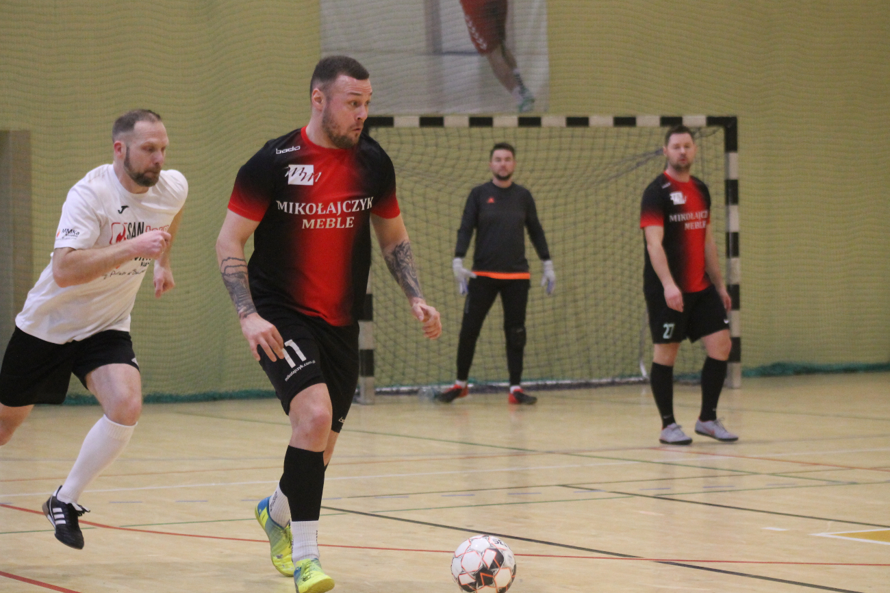 Kolejne potknięcie lidera