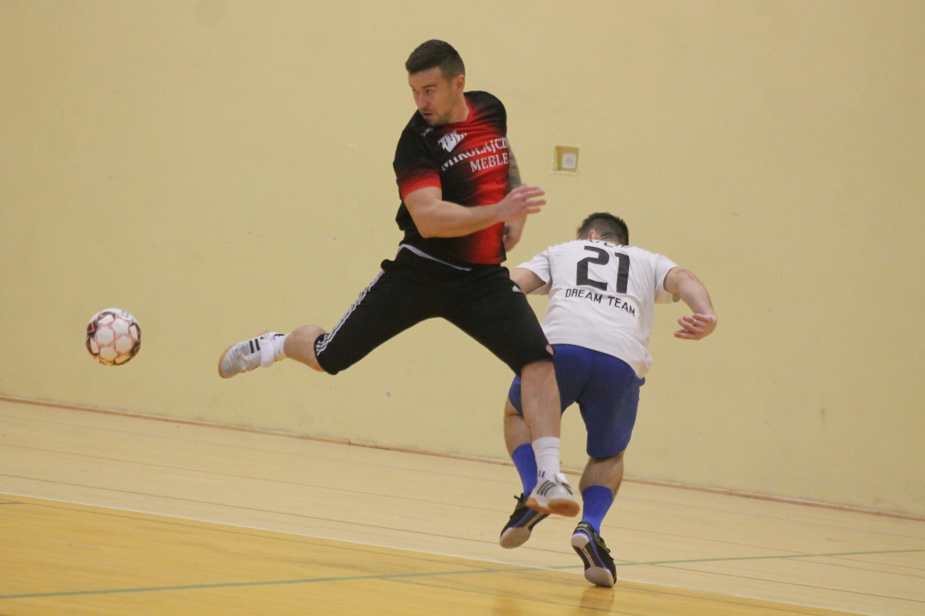 Kolejne potknięcie lidera