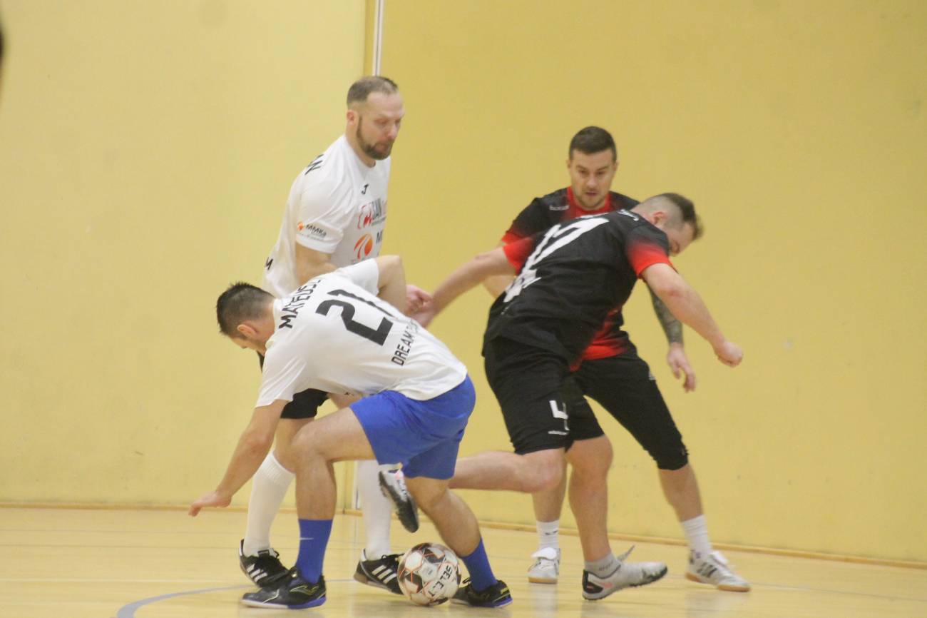 Kolejne potknięcie lidera