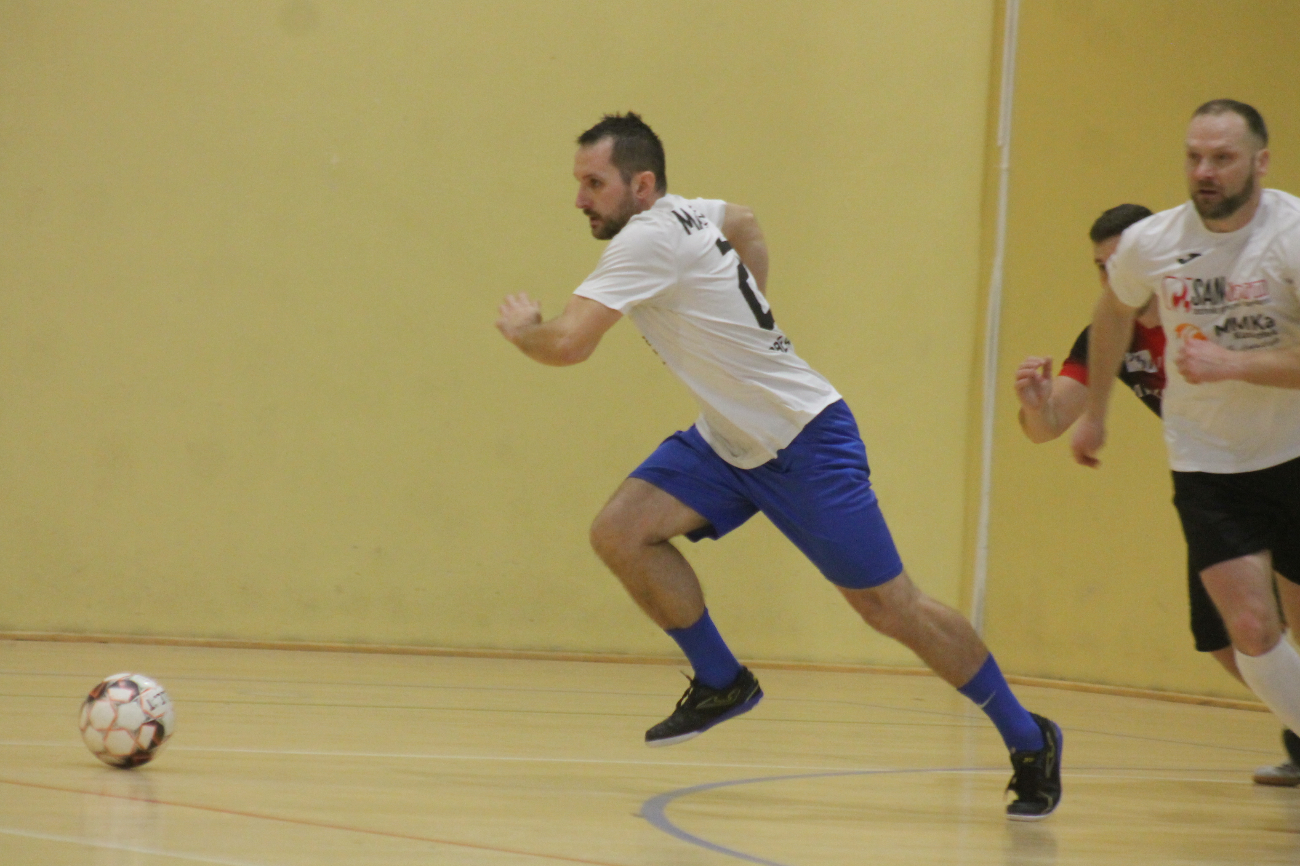 Kolejne potknięcie lidera