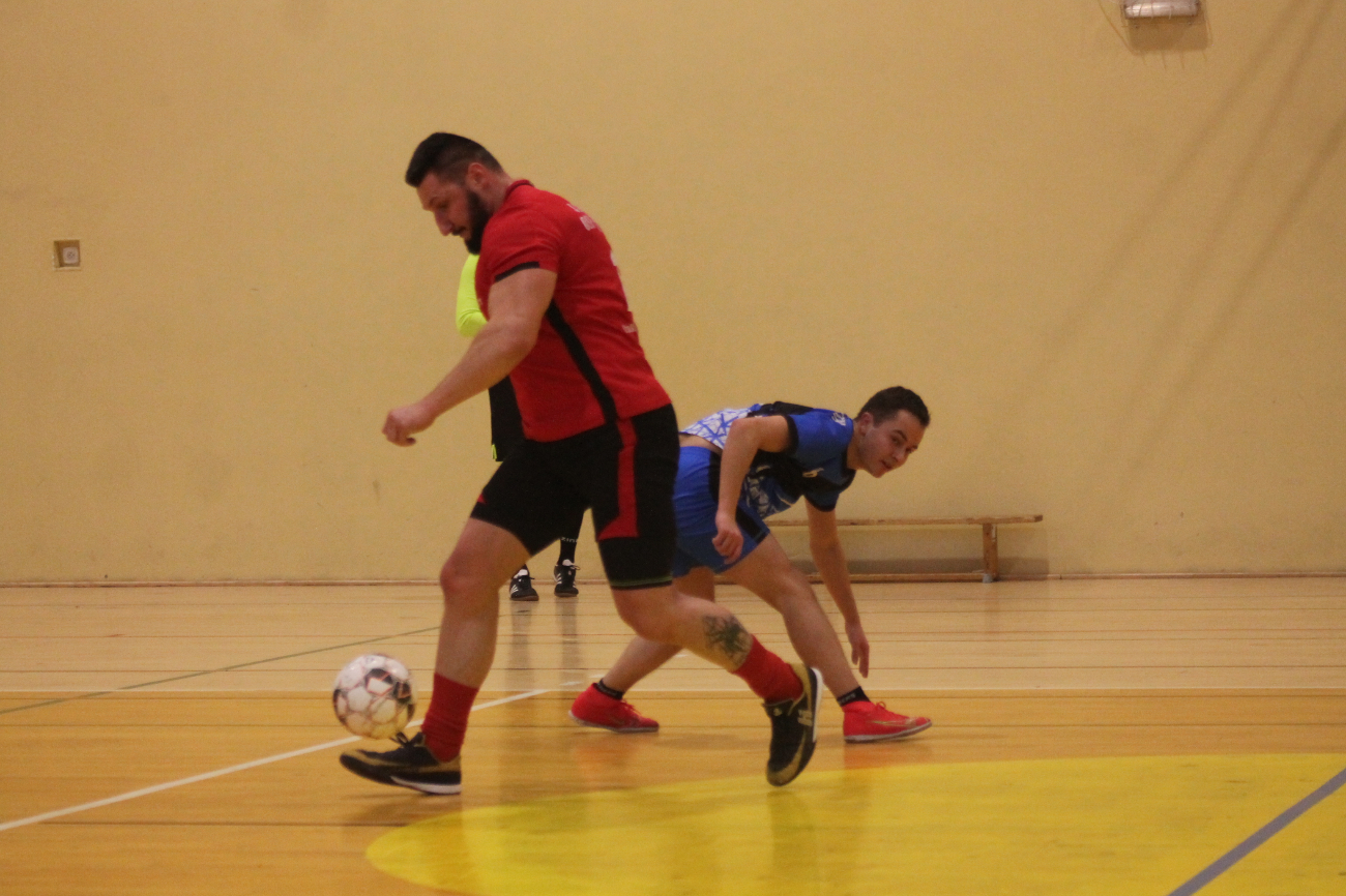 Kolejne potknięcie lidera