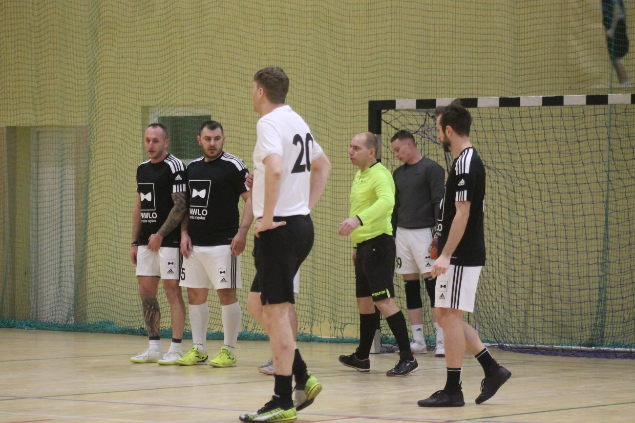 Kolejne potknięcie lidera