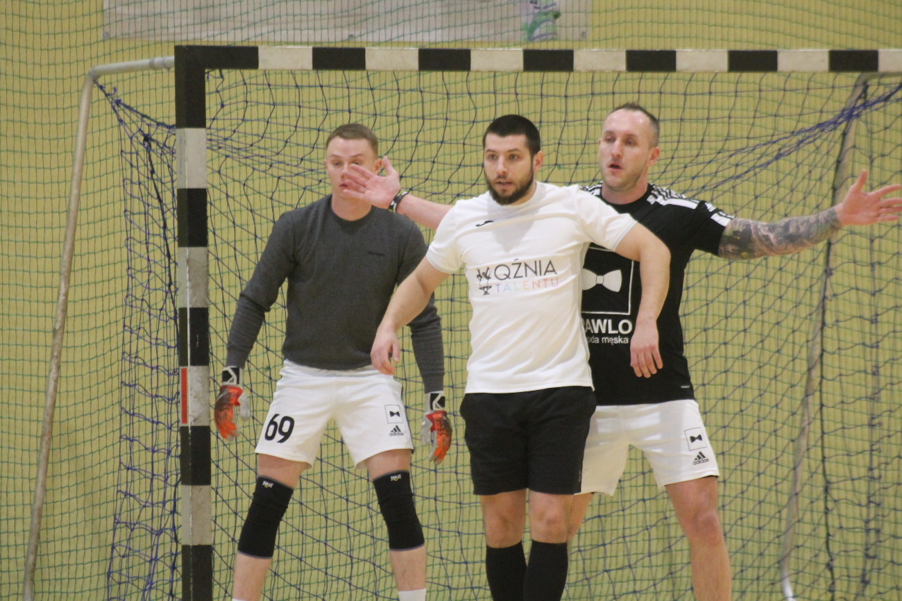 Kolejne potknięcie lidera