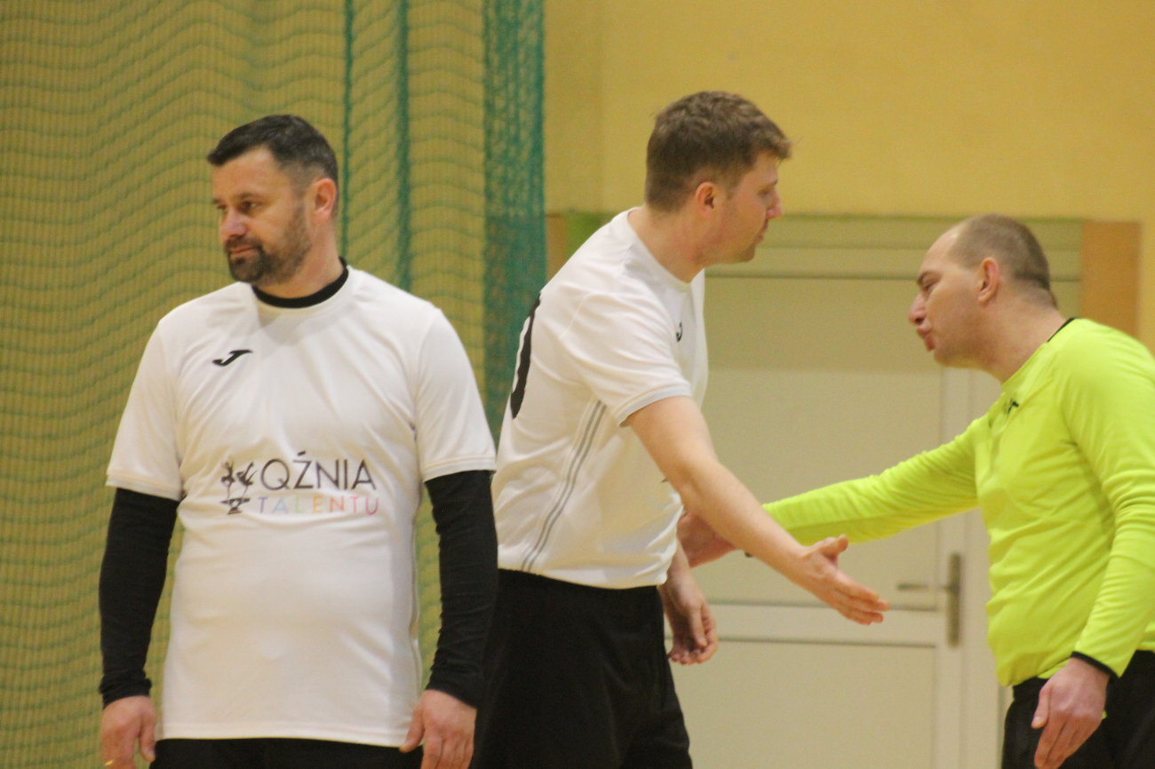 Kolejne potknięcie lidera