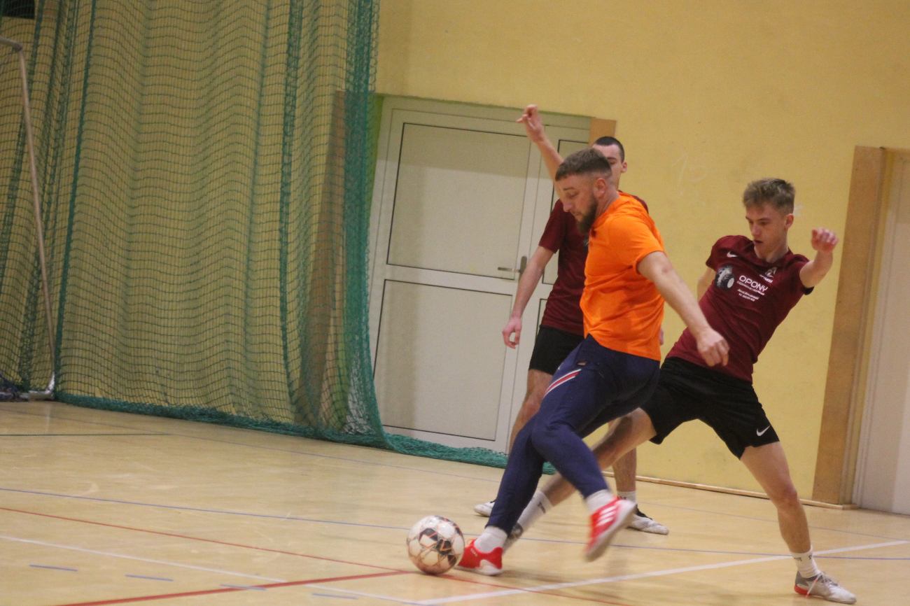 Kolejne potknięcie lidera