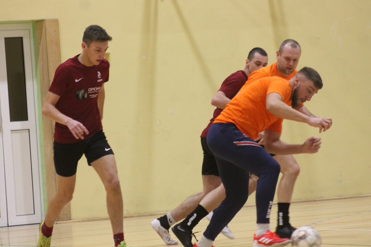 Kolejne potknięcie lidera