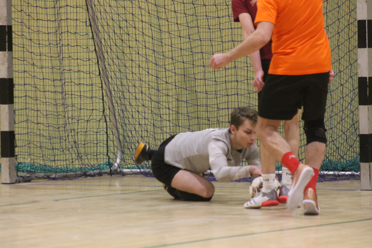 Kolejne potknięcie lidera