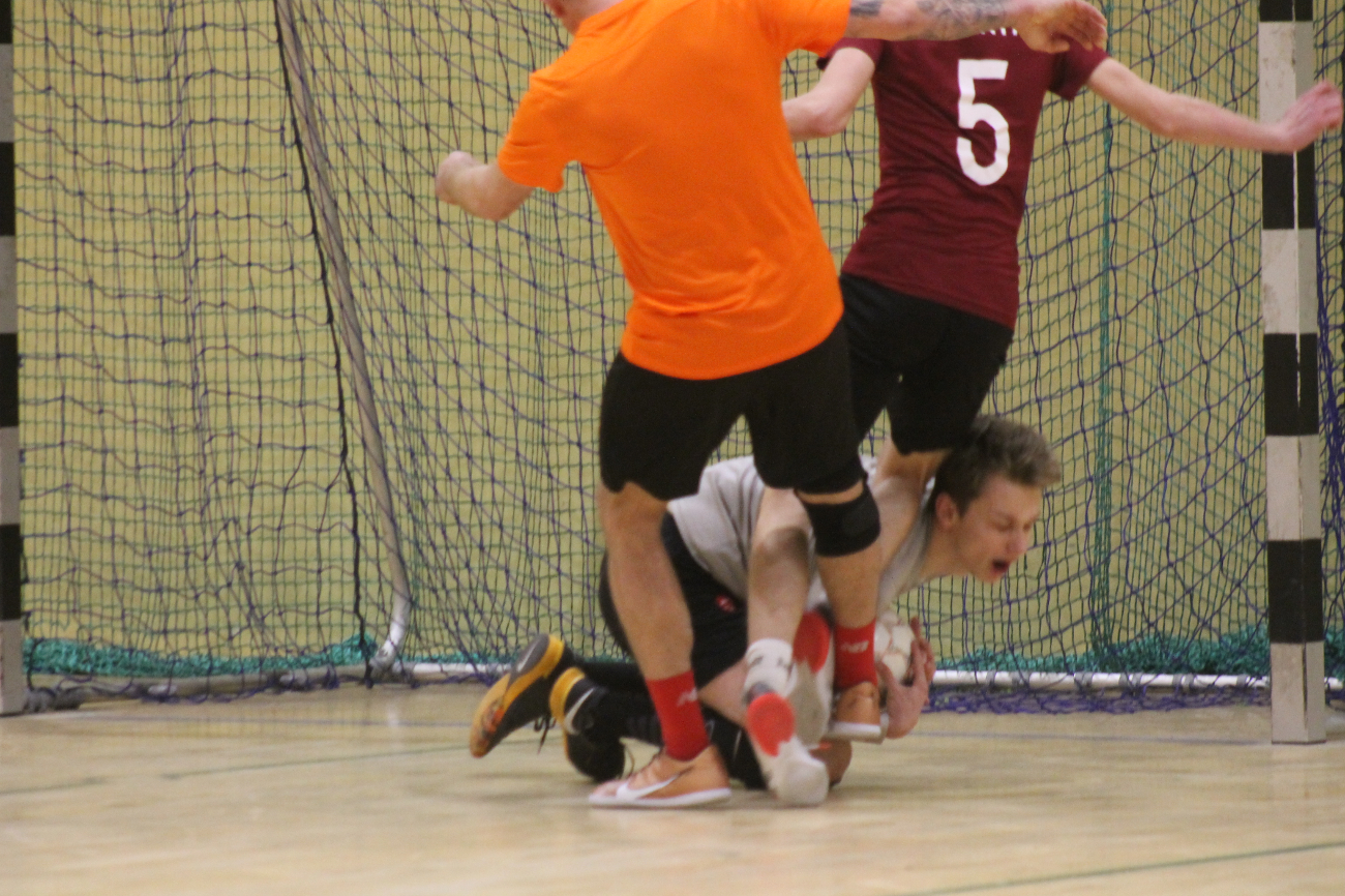 Kolejne potknięcie lidera