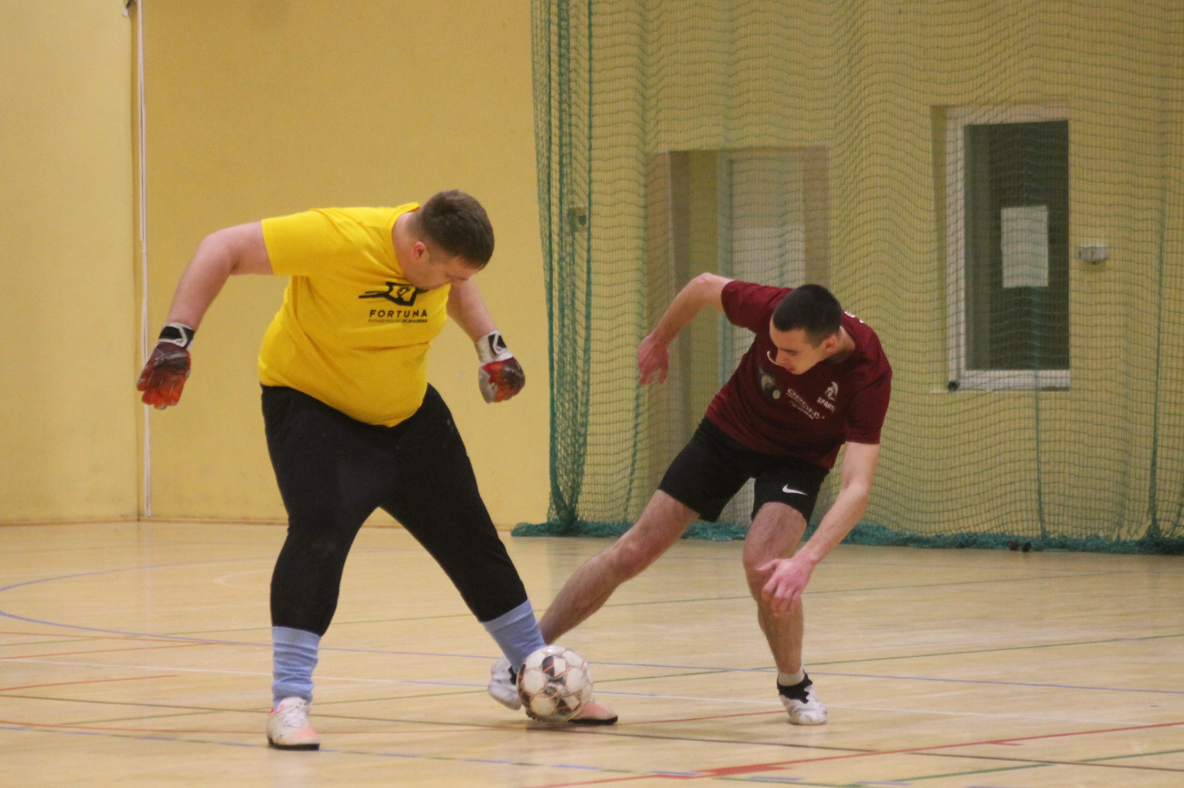 Kolejne potknięcie lidera