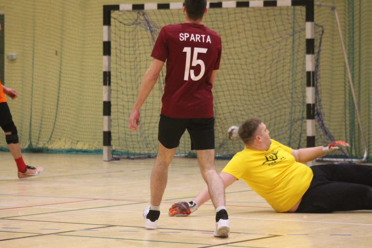 Kolejne potknięcie lidera