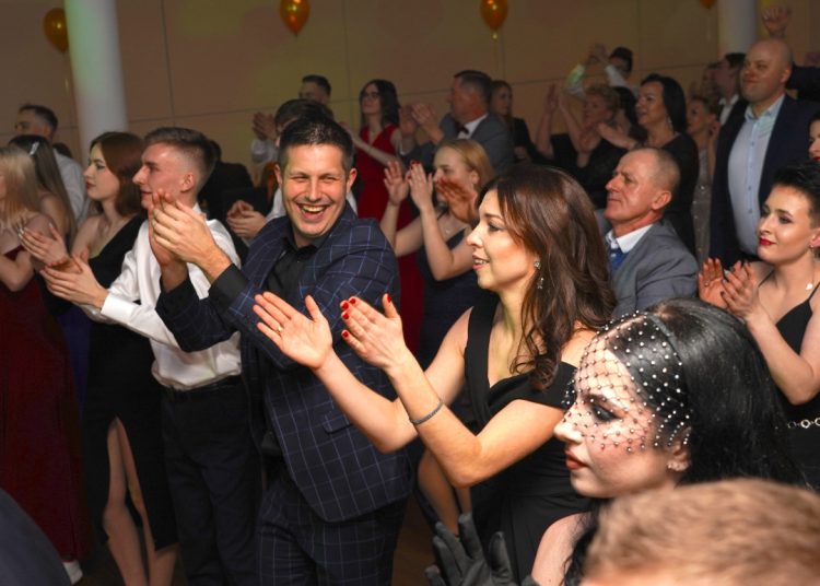 Studniówka Zawodówki. Zobacz zdjęcia