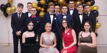 Studniówka Zawodówki ZDJĘCIA GRUPOWE