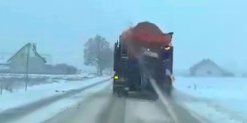 Starosta zapewnia: Drogi są odśnieżone i posypane