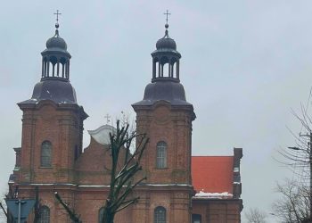 Proboszcz przesłał nam oświadczenie. Wyjaśnia, skąd się wzięły smsy